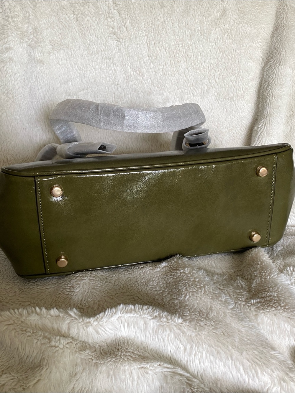 COACH Olive Patent Shoulder Bag with Gold Logo - Picture 10 of 11